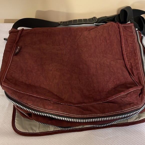 Kipling messenger laptop travel bag - Picture 7 of 11